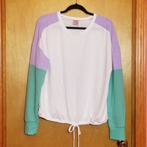 Lightweight Crew Neck with Long Sleeves